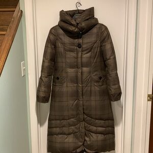 Lovely Soia & Kyo green/gray plaid full length down filled coat in EUC. Sz S.